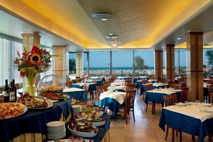 Dining 67 of 86