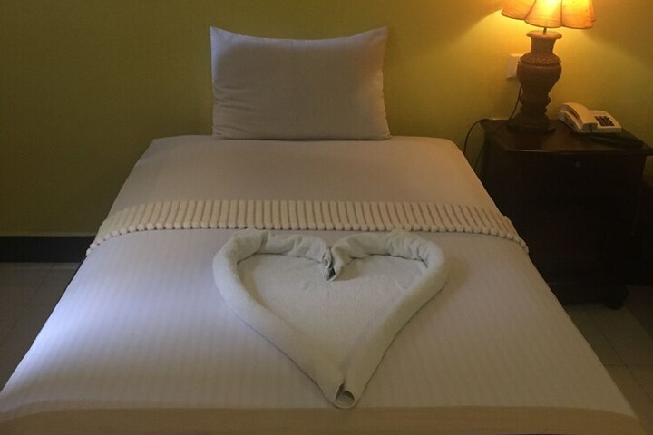 Room 7 of 37