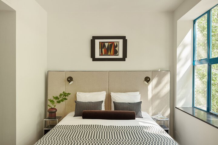 Room 5 of 40