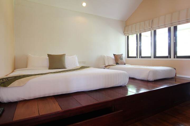 Room 3 of 49