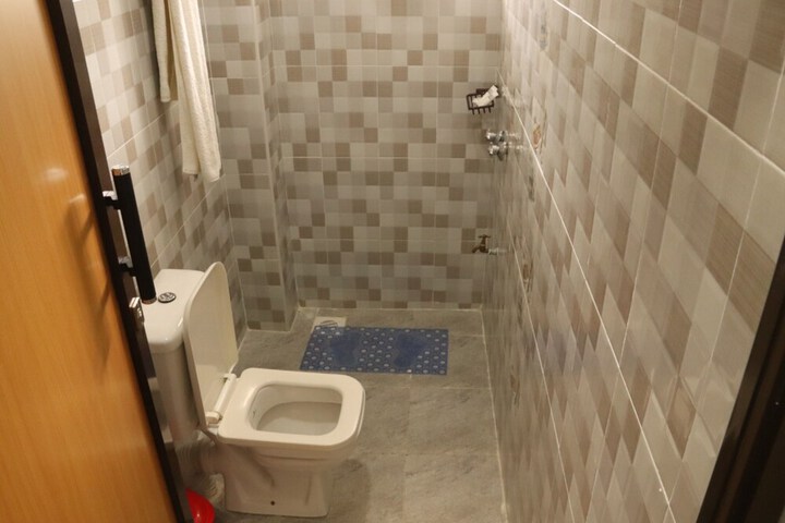 Room 41 of 46