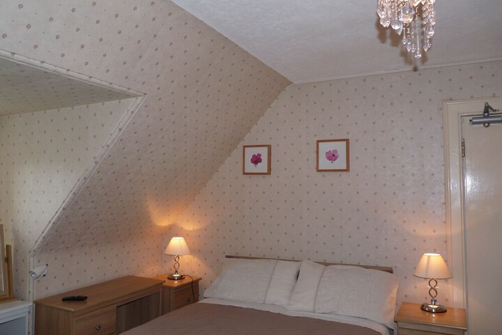 Room 6 of 35
