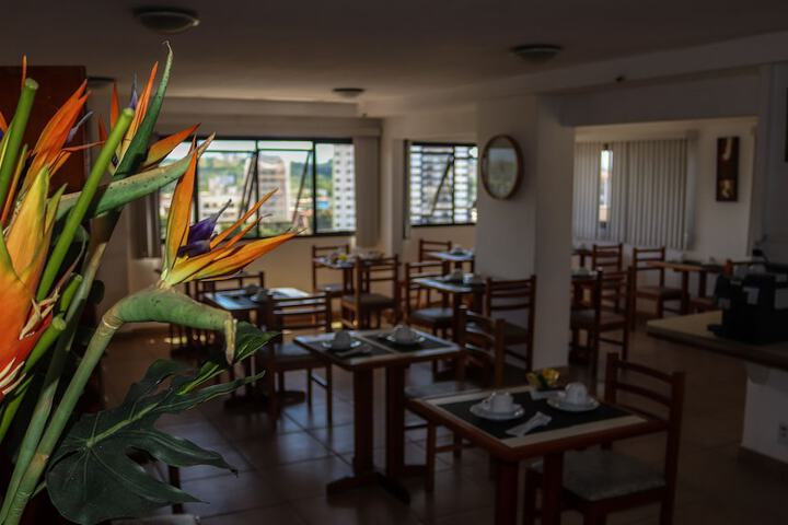 Dining 14 of 17