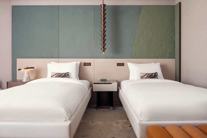Room 28 of 58