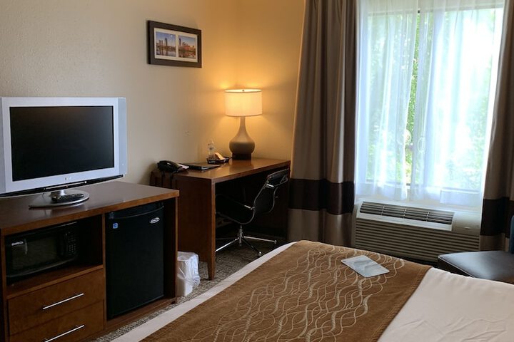 1 King Bed (14 of 33)