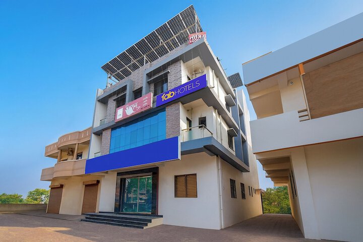Fabhotel Ramraj Inn