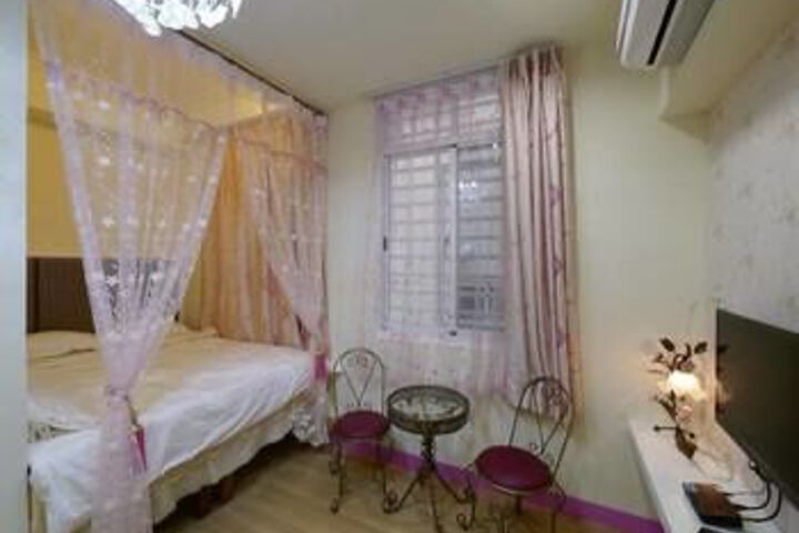 Room 28 of 39