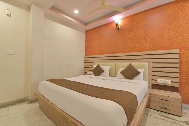 Room 3 of 24