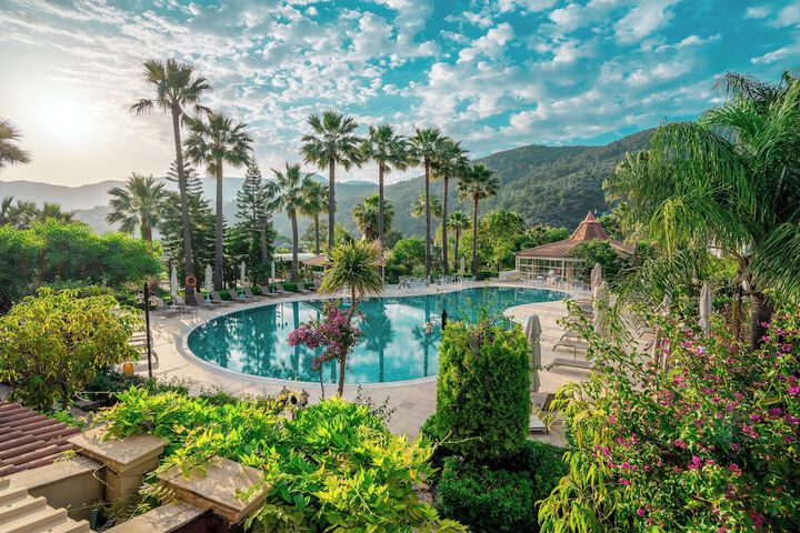 Hotel with Pool