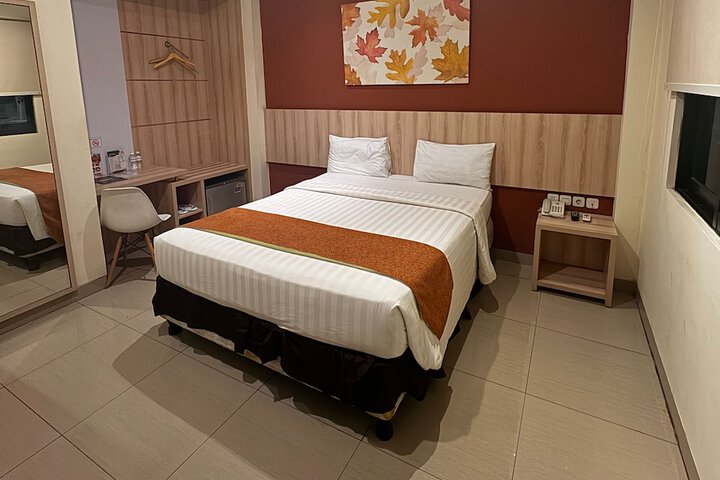 Room 10 of 85