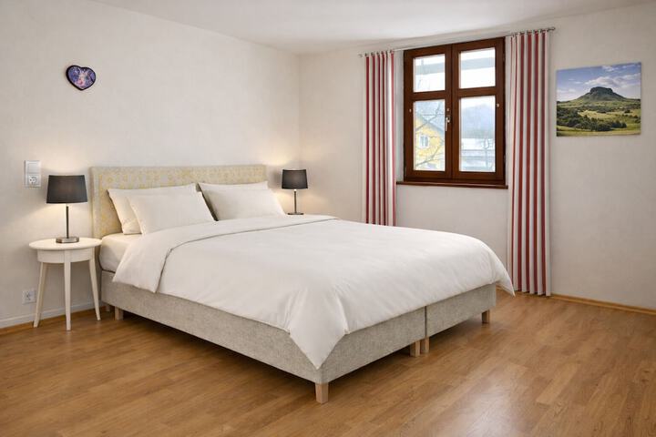 Room 5 of 16