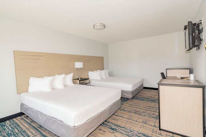 Room 8 of 48