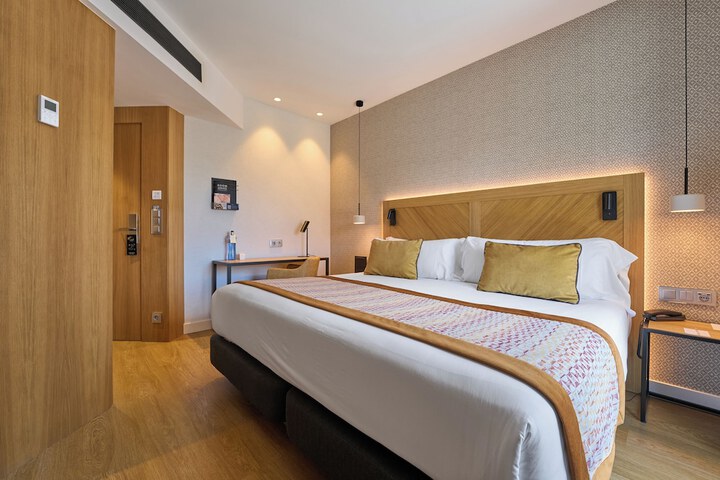 Room 28 of 78