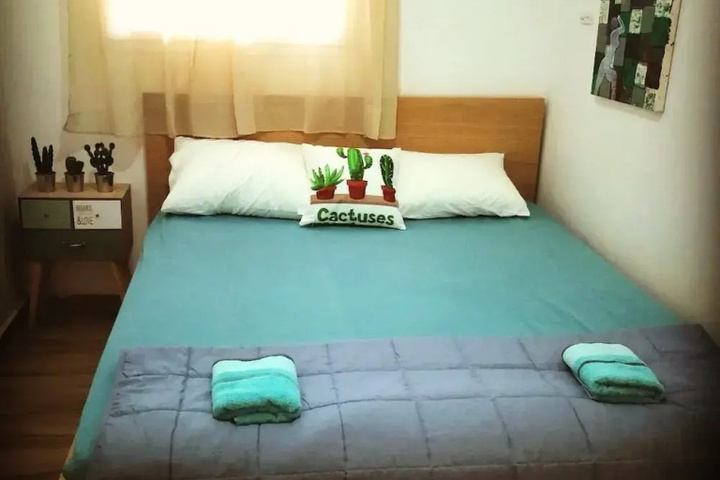 Room 3 of 10