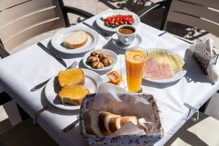 Breakfast/Coffee Service 12 of 19