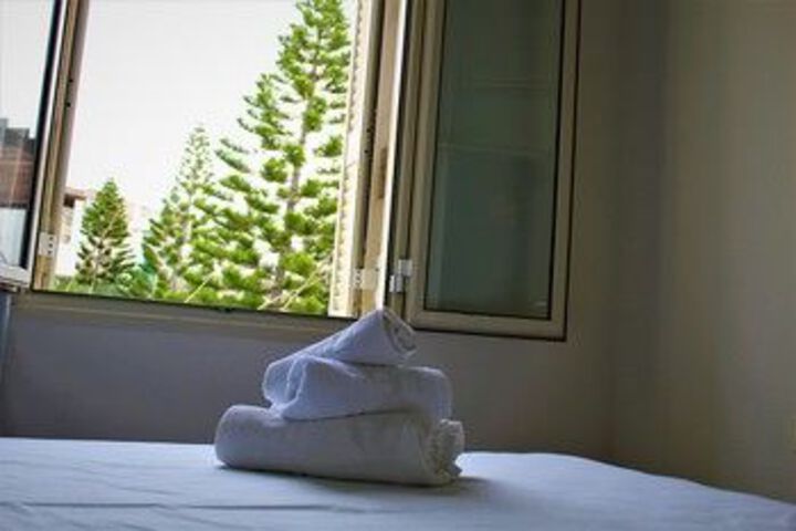 Room 27 of 89