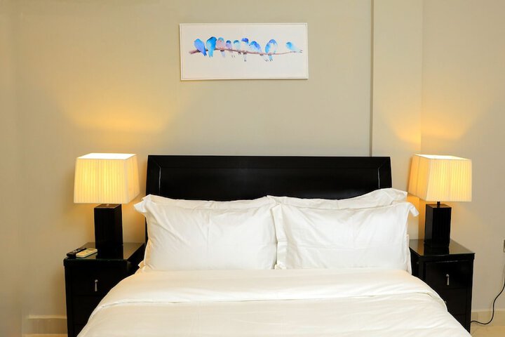 Room 6 of 38