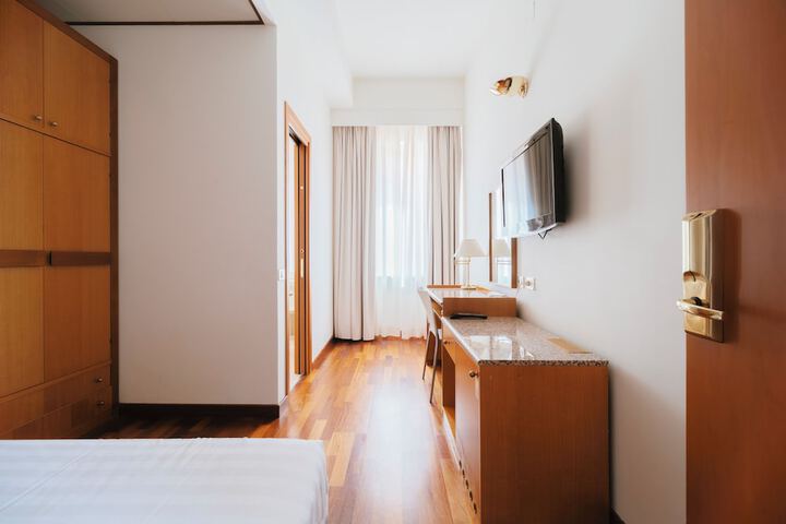 Room 9 of 74