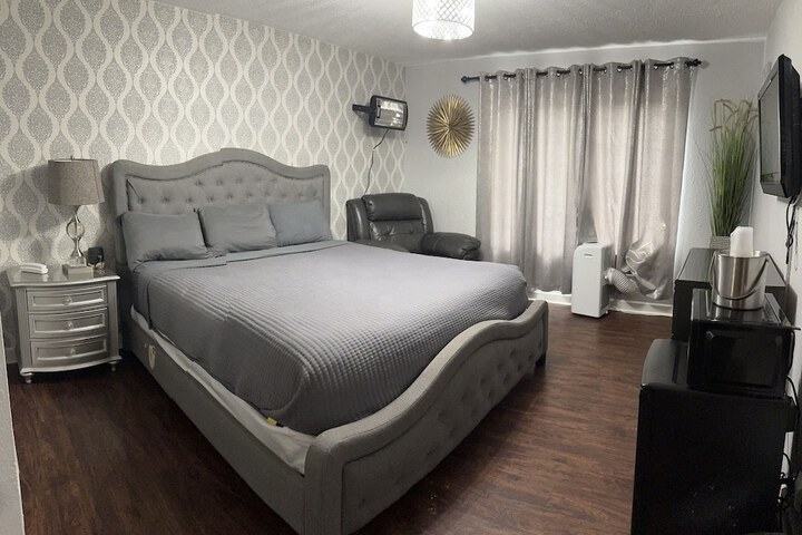 Room 20 of 77