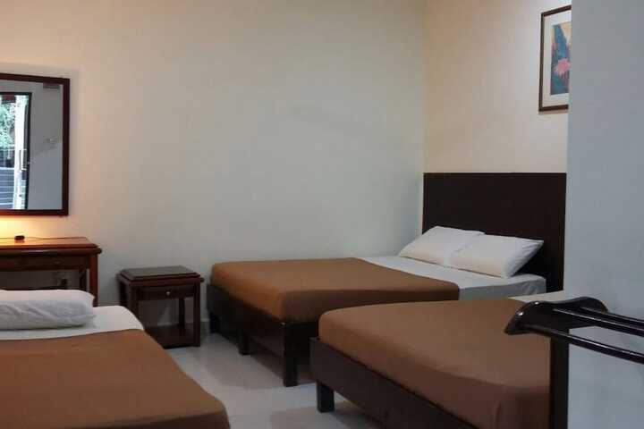 Room 3 of 34