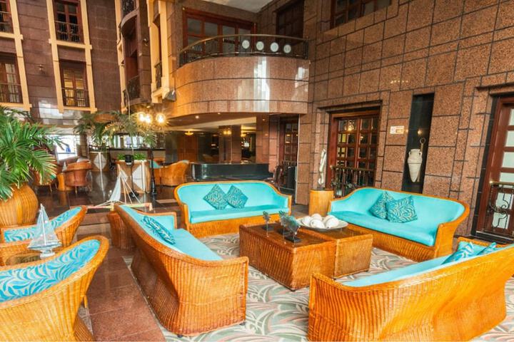Guest Lobby