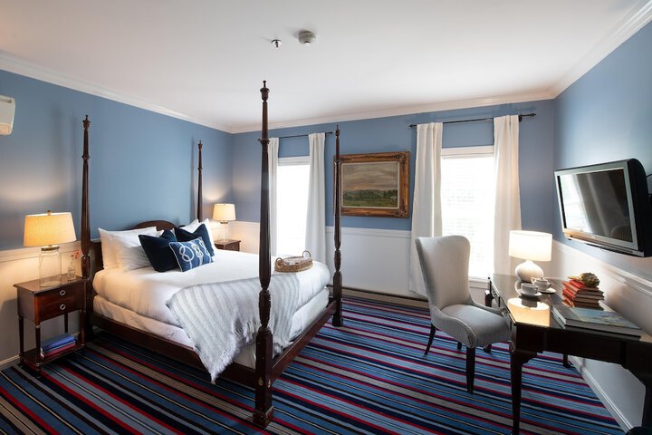 Room 52 of 108