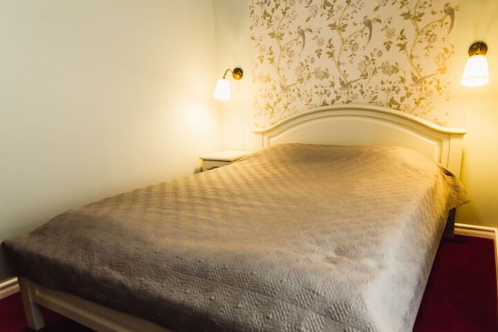 Room 10 of 49