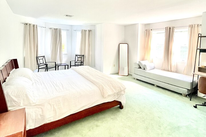 Room 7 of 36
