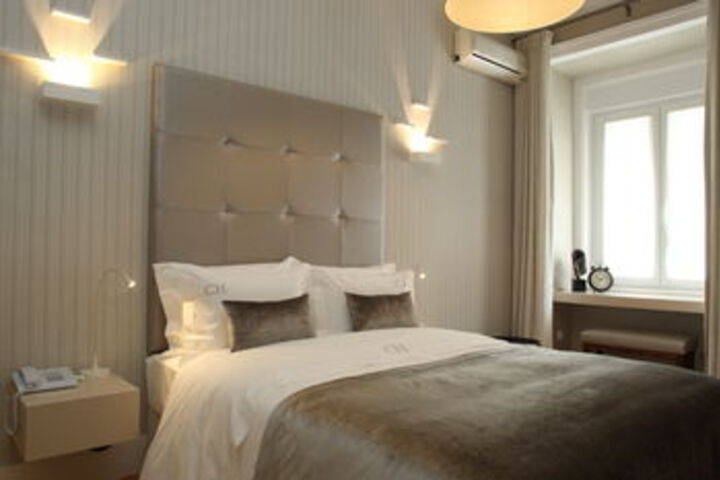Hotel Suite Photo