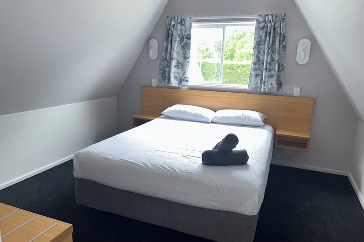 Room 11 of 52