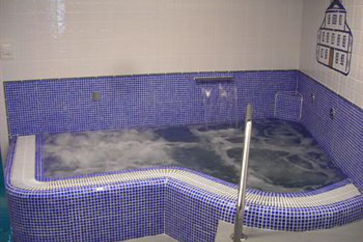 Spa 31 of 35