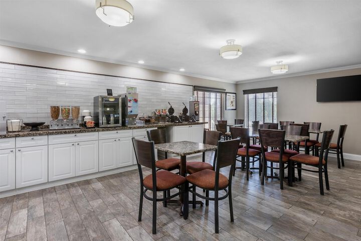 Breakfast area
