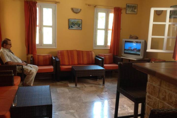 Entrance & Lobby