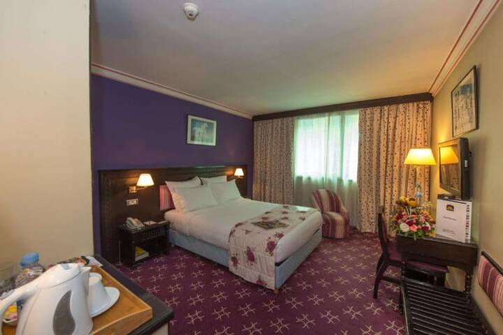 Room 10 of 25