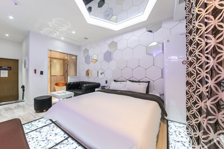 Room 45 of 88