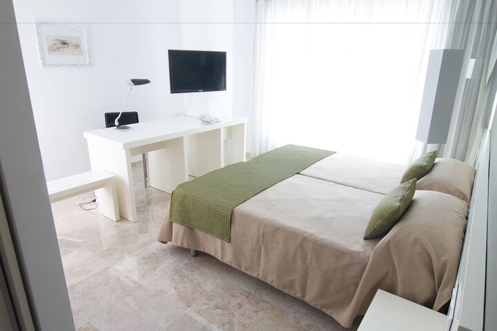 Room 5 of 25