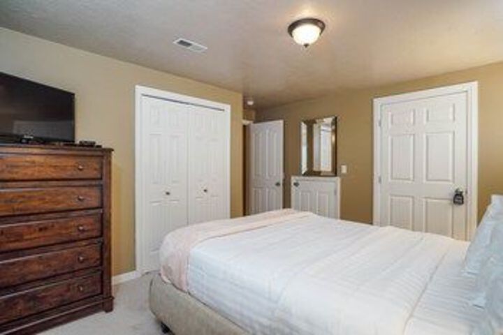 Room 22 of 150