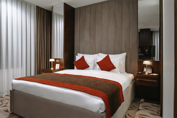Room 16 of 32