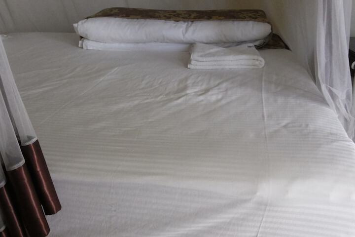 Room 8 of 42