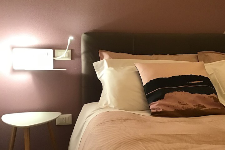 Room 8 of 32