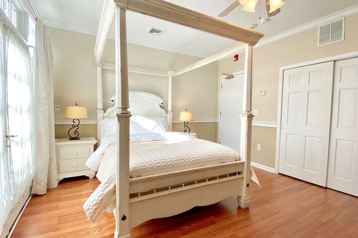 Room 5 of 90