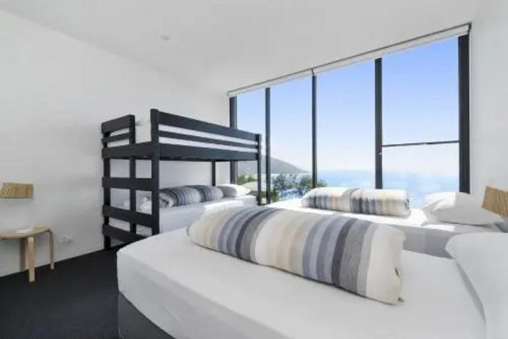 Room 2 of 17