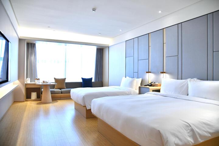 Room 9 of 34