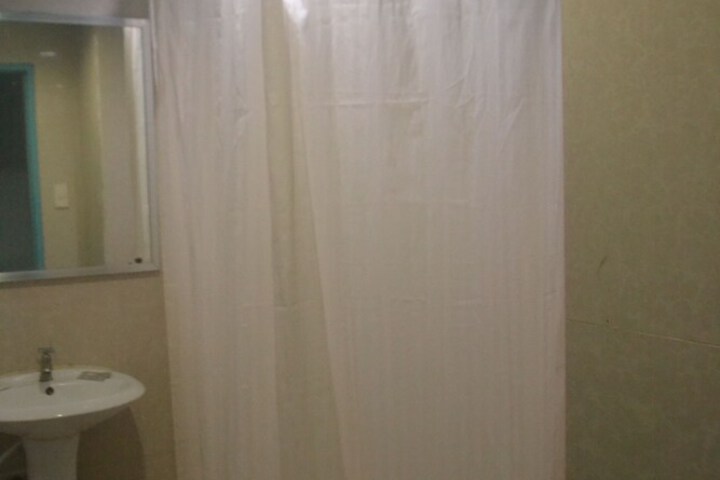 Room 10 of 36