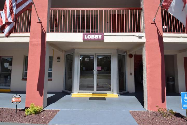 Hotel Interior 4 of 40