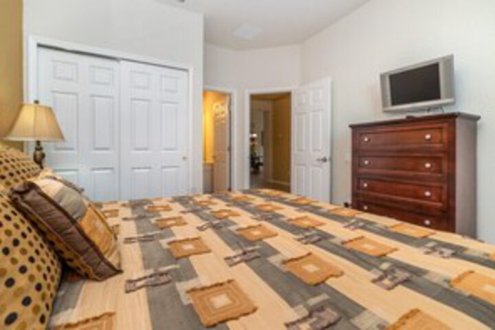 Room 33 of 36