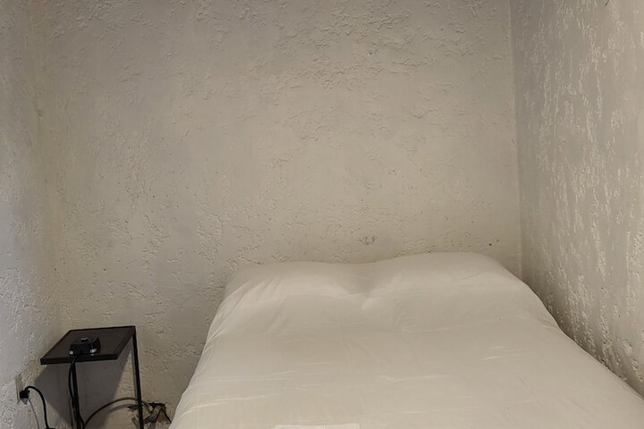 Room 28 of 81
