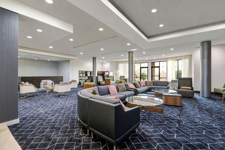 Entrance & Lobby