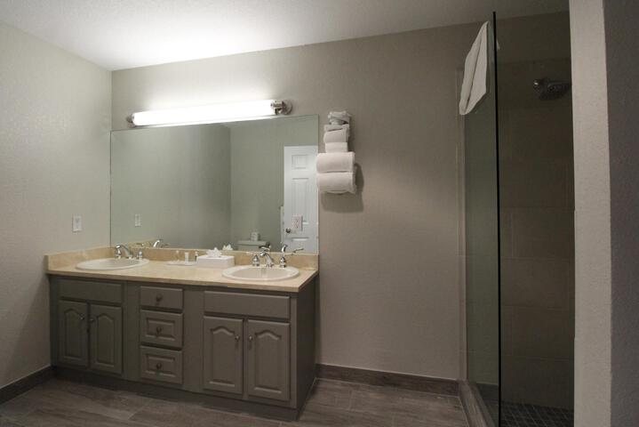 Room 10 of 191