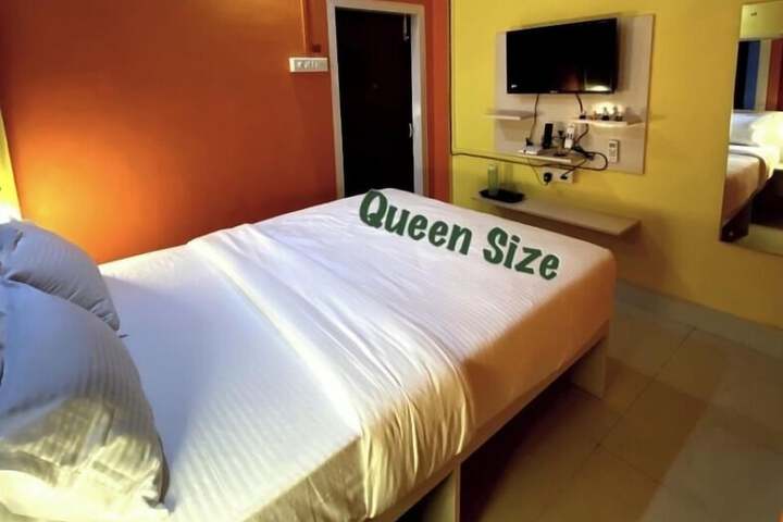 Room 17 of 37